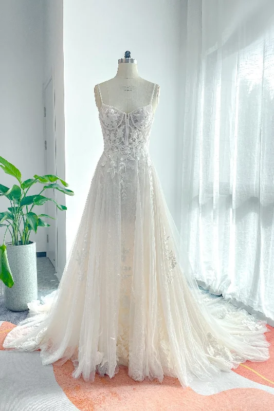 Chiffon maxi dressesChiffon midi dressesChiffon mini dressesAcrylic sweatersWomen's suede jacketsA-Line Court Train Lace Tulle Wedding Dress CW3140 Princess Wedding Dress