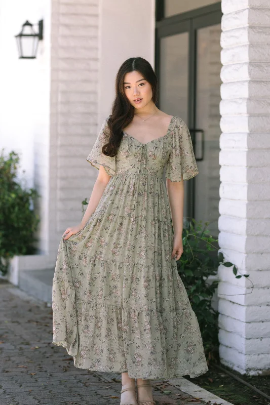 Versatile maxi dresses for all occasionsVersatile midi dresses for all occasionsVersatile mini dresses for all occasionsComfortable sweaters for all seasonsWomen's eco-friendly jacketsYara Sweetheart Tiered Dress Best-selling unclassified dresses