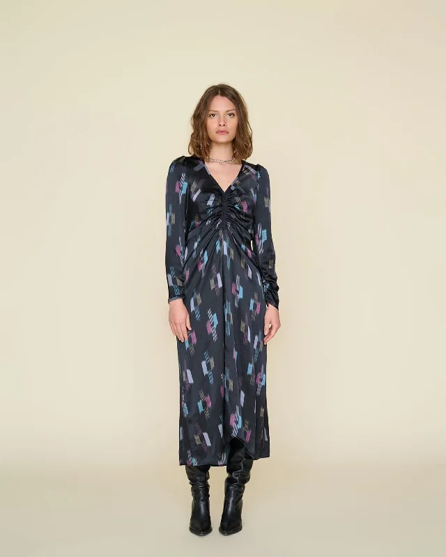 Knitted maxi dressesKnitted midi dressesKnitted mini dressesSilk-blend sweatersWomen's puffer jacketsXirena Odessa Dress in Black Ikat Short unclassified dresses