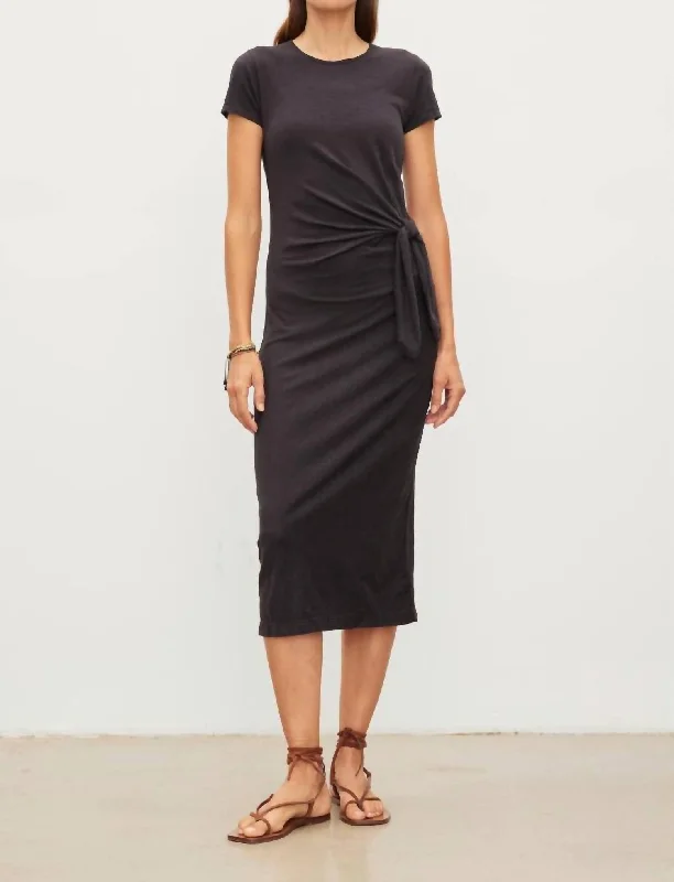 Off-shoulder maxi dressesOff-shoulder midi dressesOff-shoulder mini dressesZip-up sweatersWomen's short jacketsDarcy Cotton Slub Midi Dress In Black Denim Midi Skirt